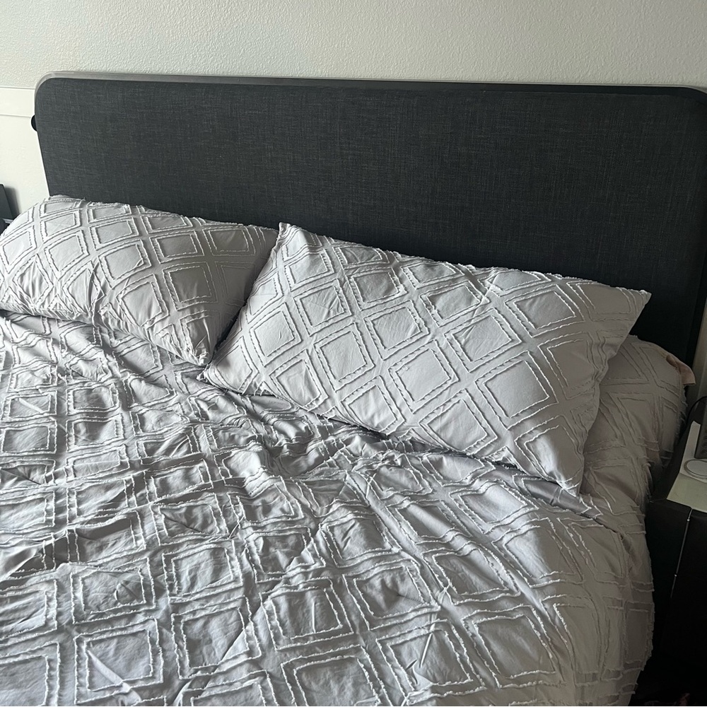 Social Standards Diamond Clipped Jacquard 3 Piece Comforter Set- King